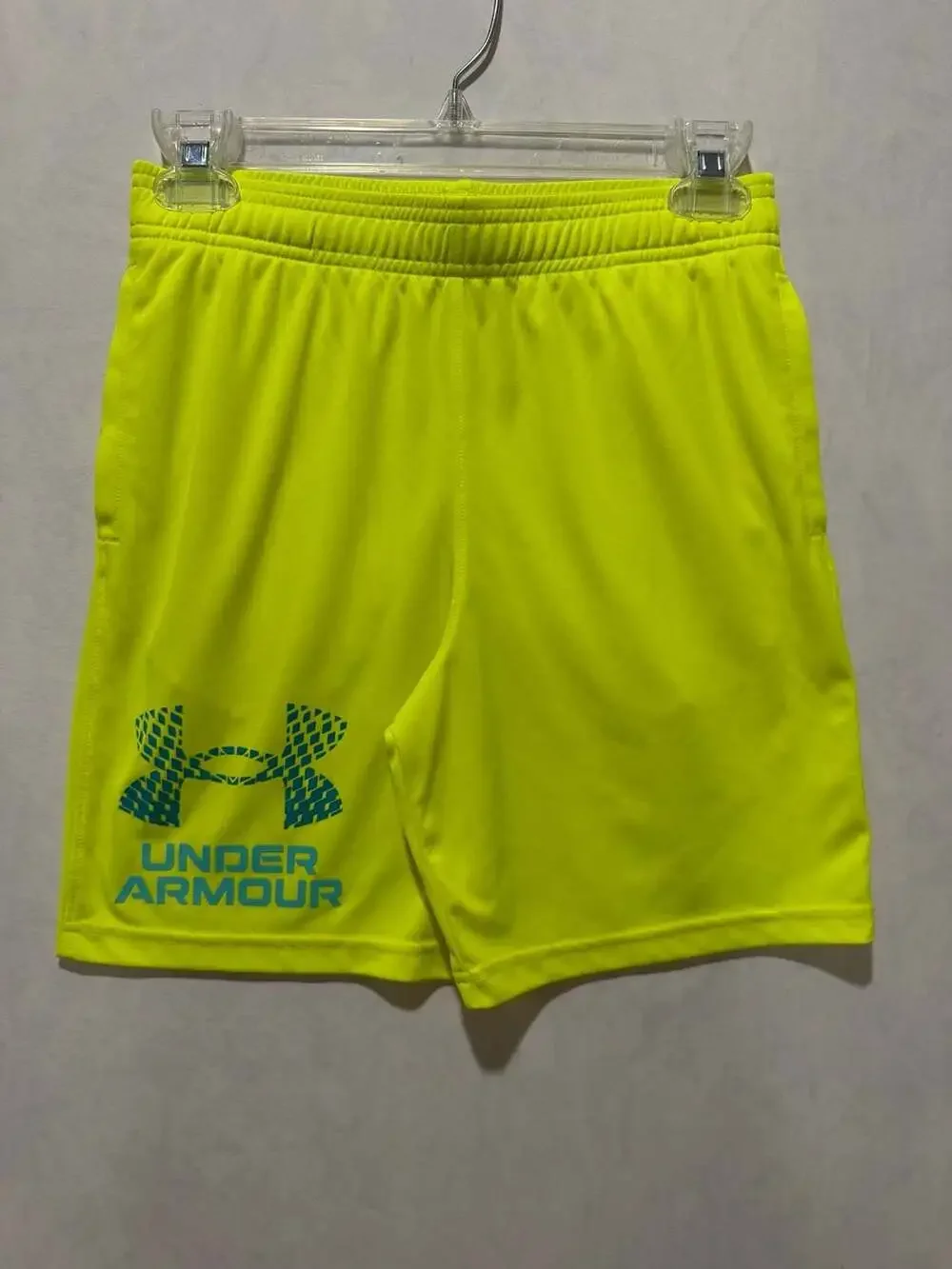 Under Armour Boys' Tech Graphic Logo Performance Shorts Size YL